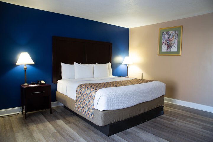 Room 12 of 26