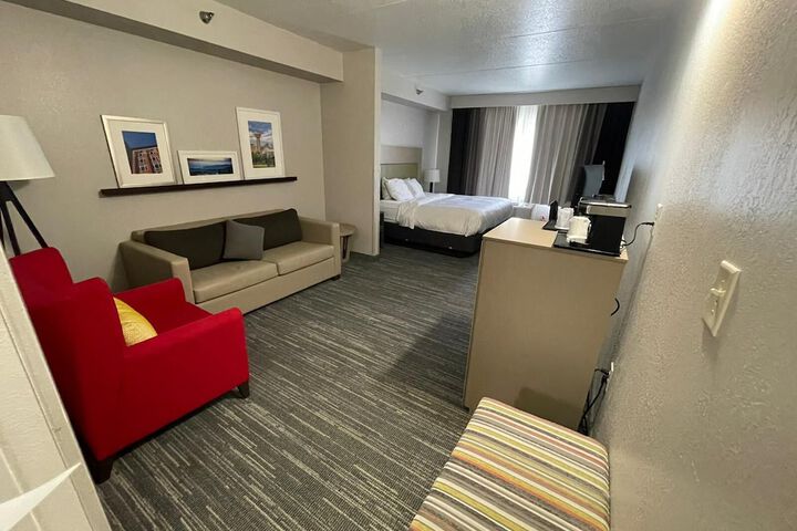 Room 10 of 12