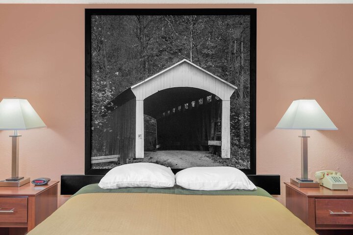 Room 8 of 16