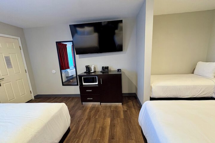 Americas Best Value Inn Wall