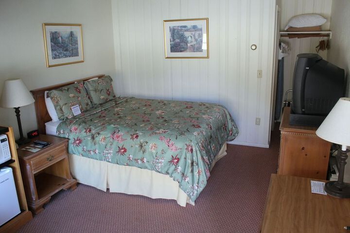 INN AT THE BEECHES