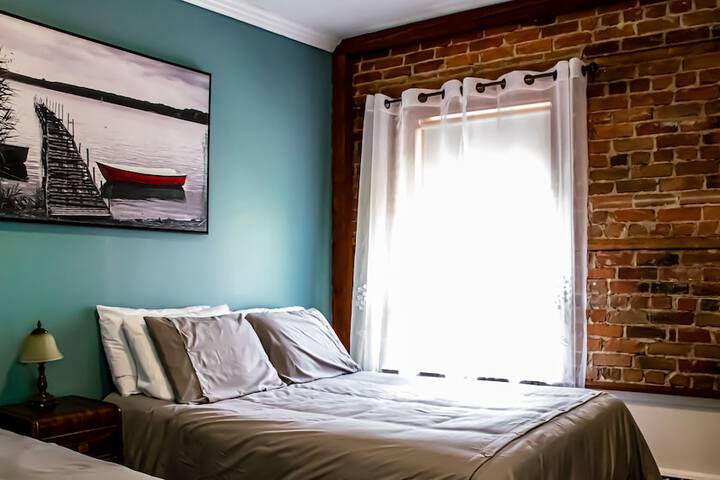 Room 10 of 16