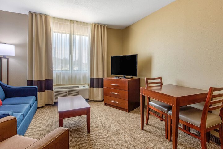 Room 12 of 40