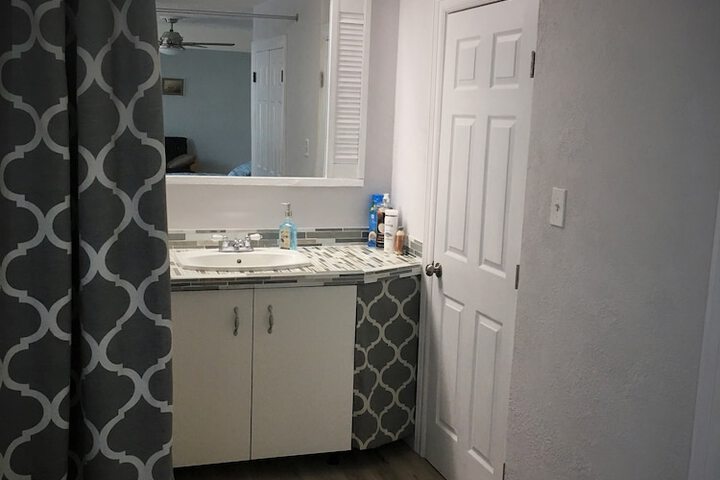 Room 30 of 182
