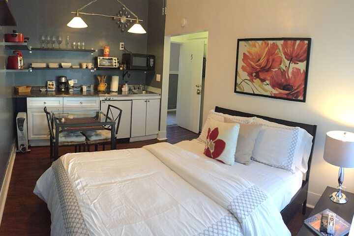 Room 34 of 104