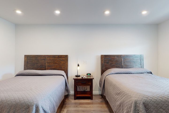 Room 5 of 17