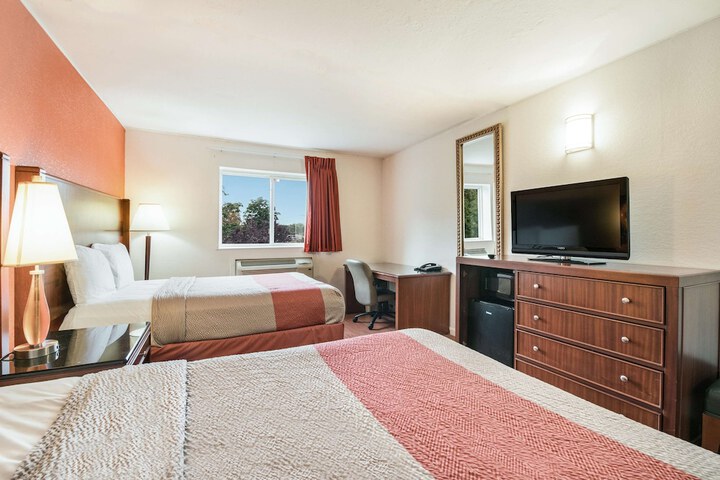 Room 14 of 32