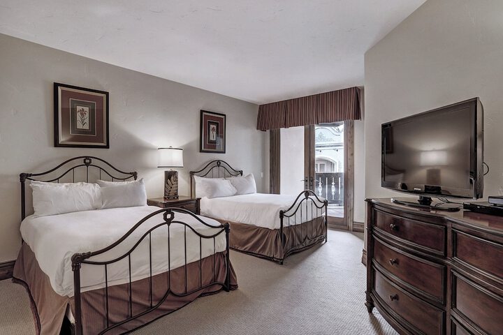 Room 151 of 450