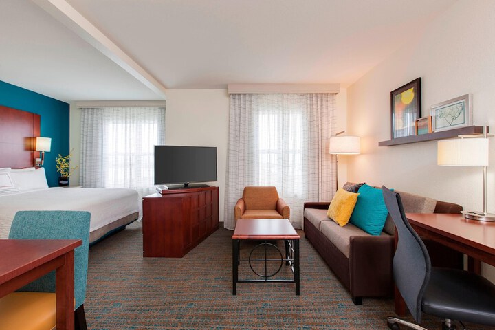 Room 14 of 27