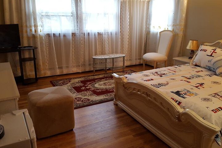 Albina House