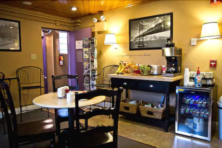 Breakfast/Coffee Service 22 of 24
