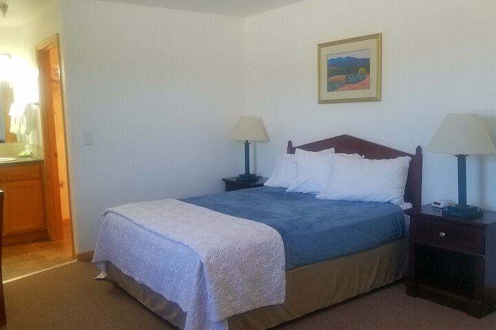 Room 12 of 18