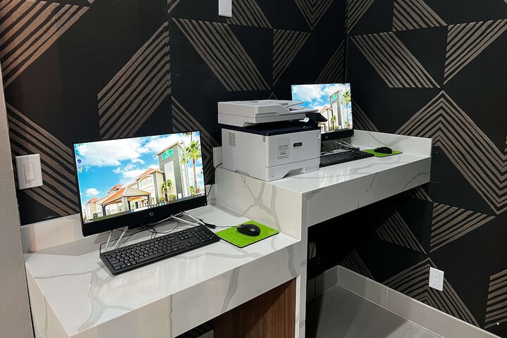 Business Center 46 of 47