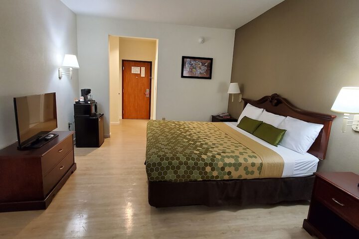 Room 29 of 33