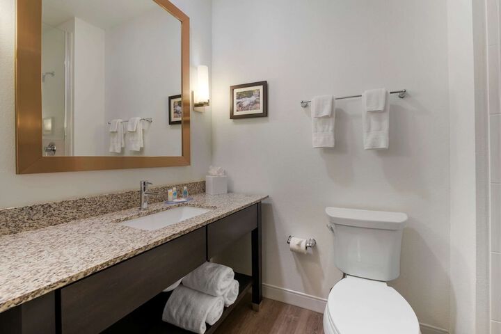 Room 15 of 34