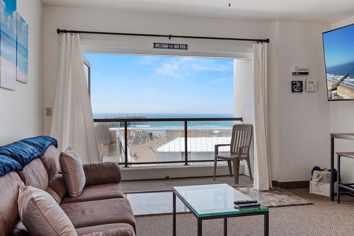 Beach House Inn & Suites