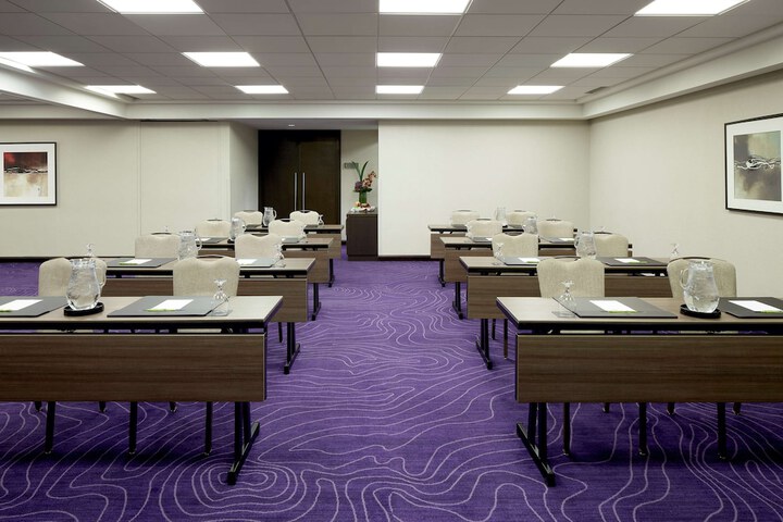 DoubleTree by Hilton Montreal