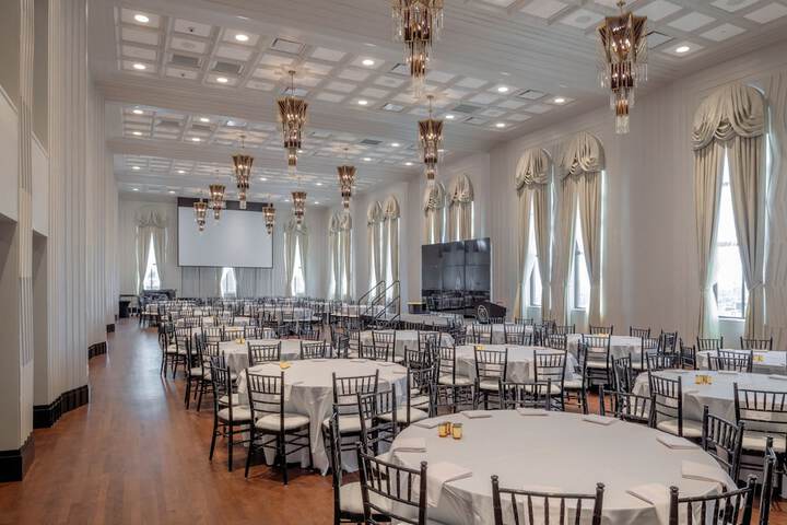 Tulsa Club Hotel Curio Collection by Hilton