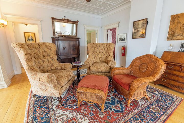 Hillholm Estate