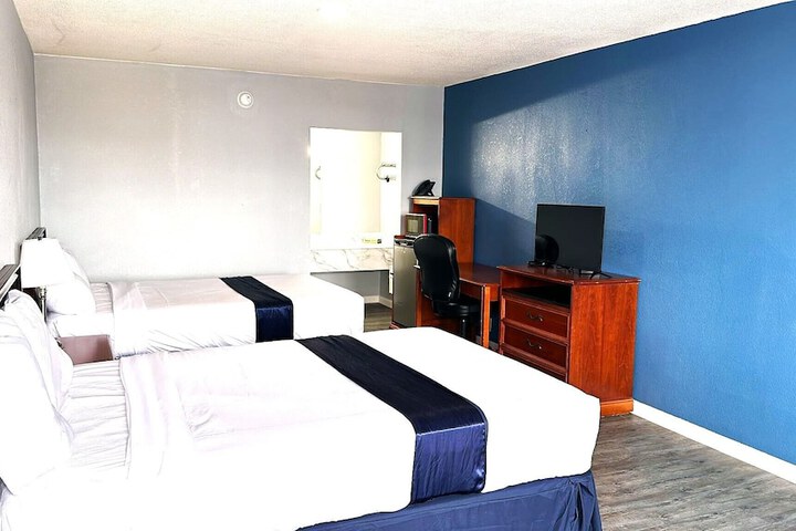 Room 11 of 20