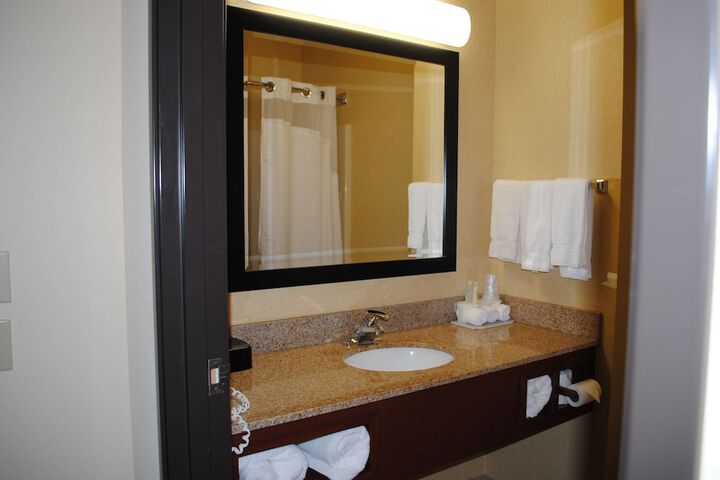 Room 27 of 56