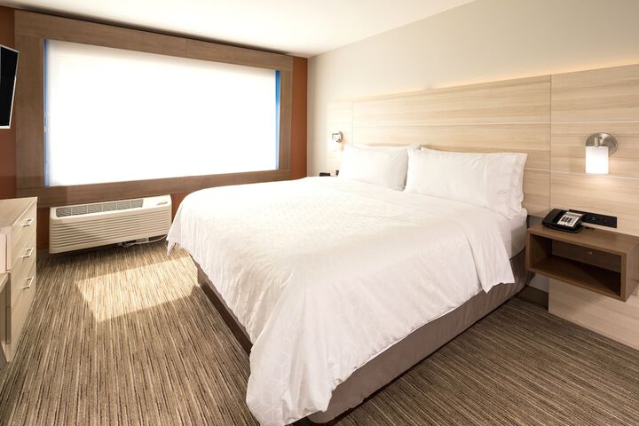 Holiday Inn Express & Suites Michigan City by IHG