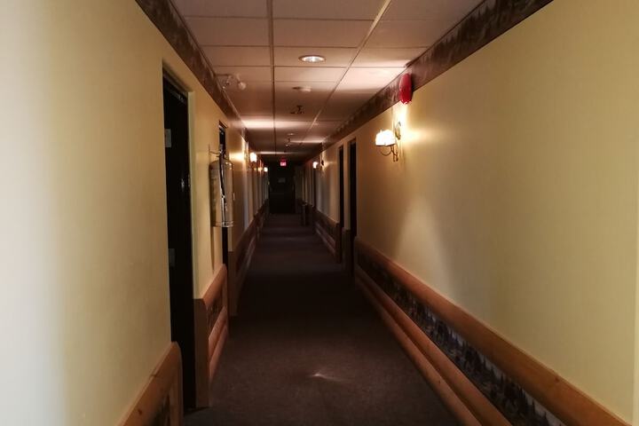 Ballroom/Hall 18 of 23