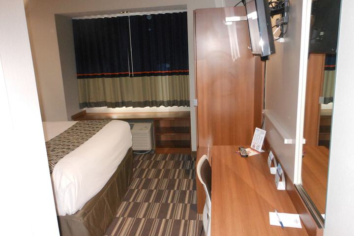 Room 20 of 48