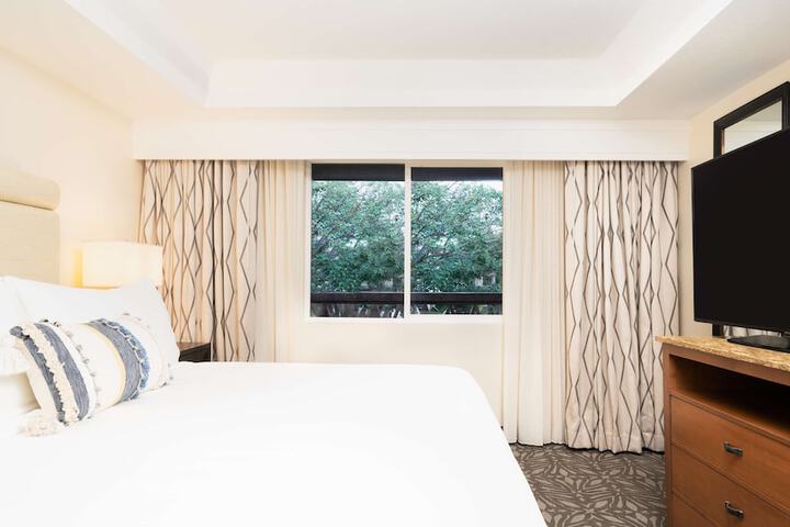 Room 42 of 110