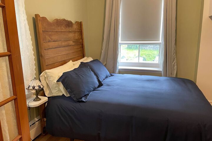 Room 8 of 16