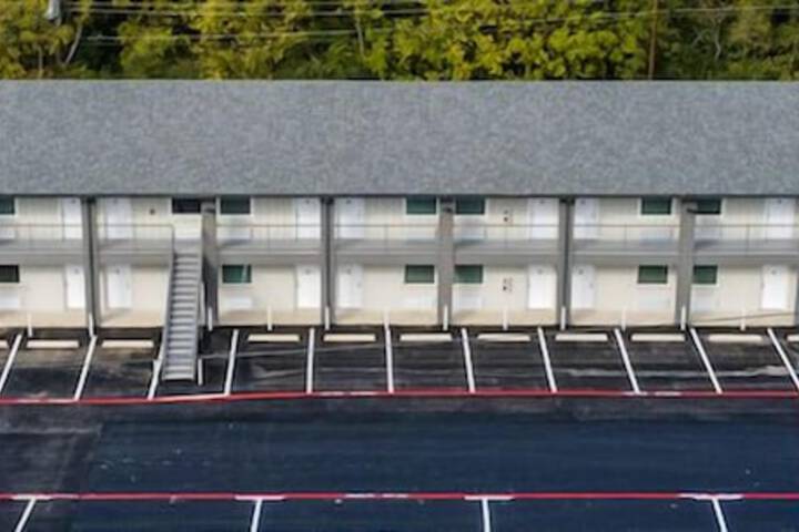Hotel 8 of 44