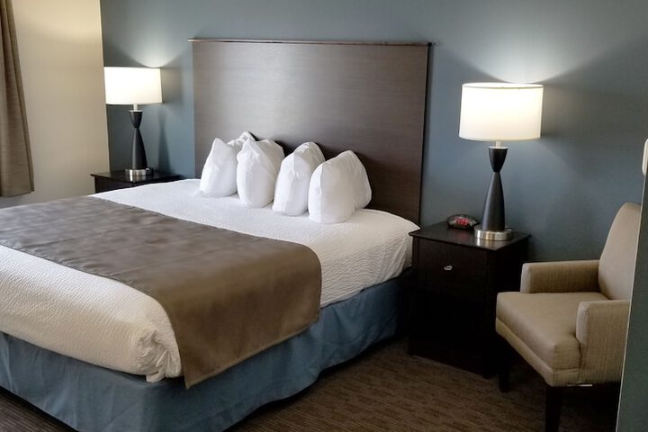 Room 13 of 38