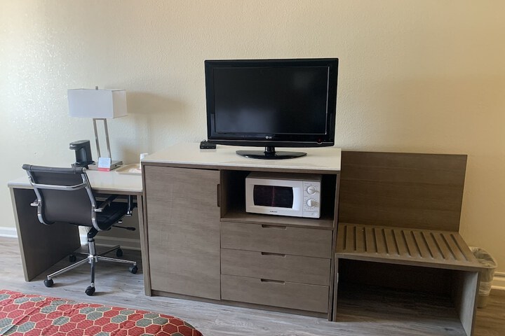 Room 28 of 48