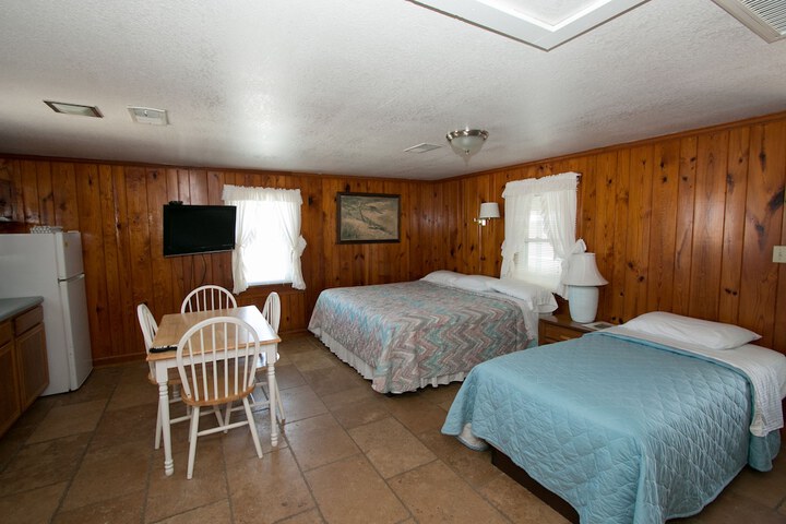 Room 90 of 199
