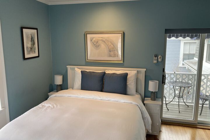 Room 12 of 65