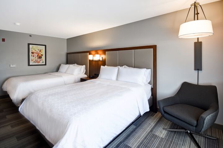 Room 16 of 40