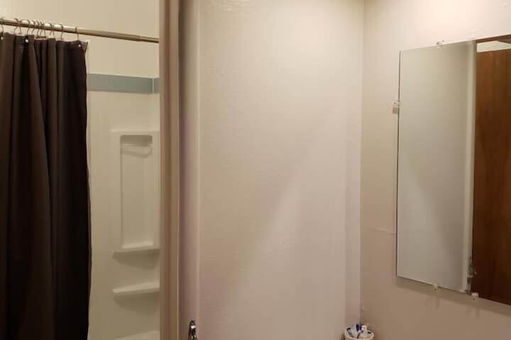 Room 32 of 79