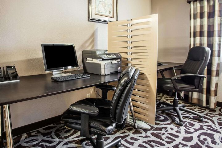 Business Center 35 of 35