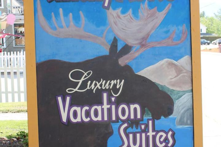 Strictly Moose Luxury Vacation Suites