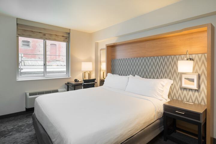 Room 21 of 25