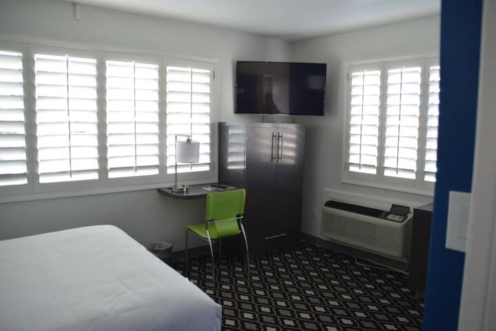 Room 14 of 32
