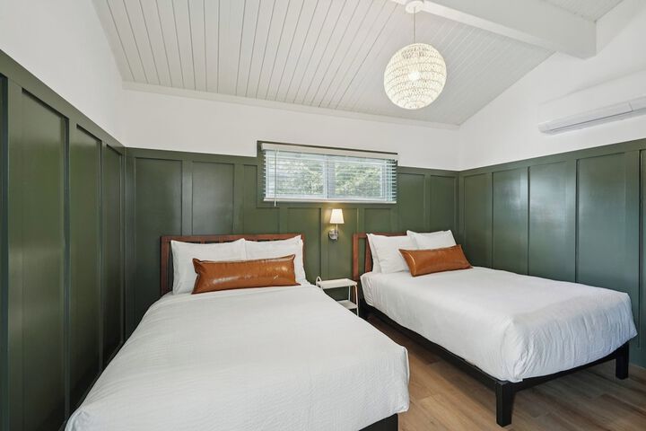 Lakelyn Lodge