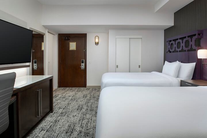 Room 18 of 93