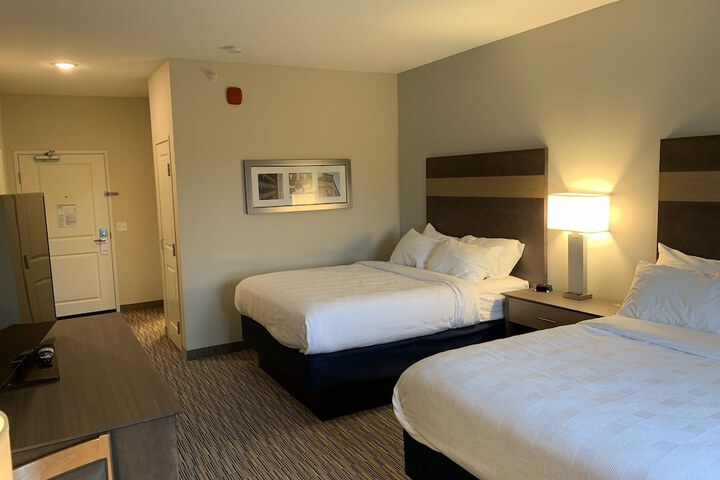 Little Crow Hotel & Conference Trademark by Wyndham