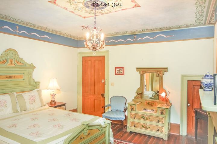 Room 45 of 170