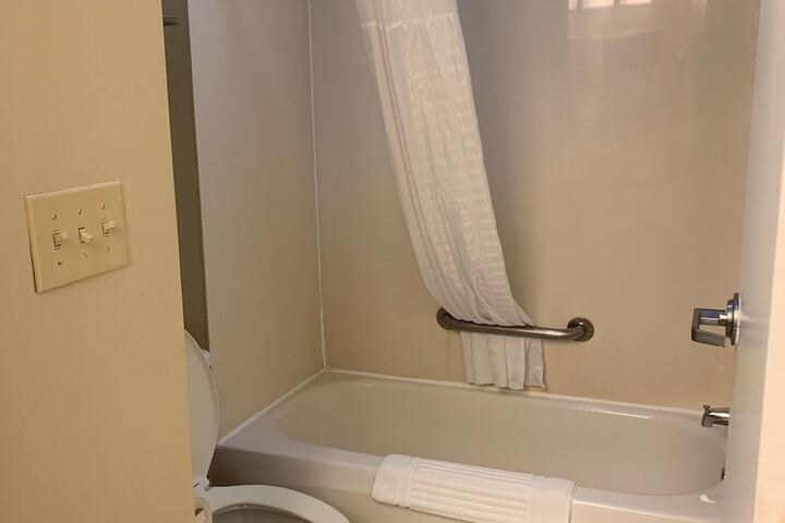 Room 14 of 62