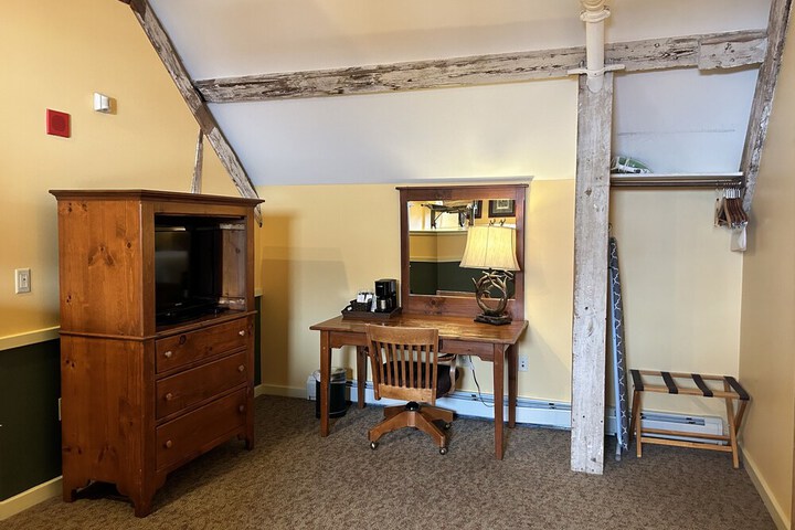 The Common Man Inn Plymouth