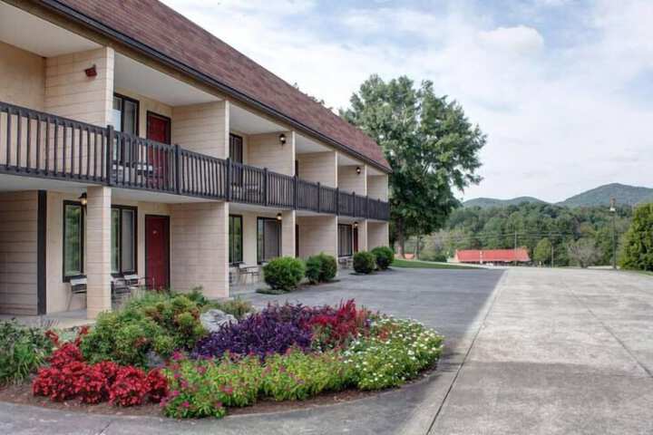 Hotel 3 of 63