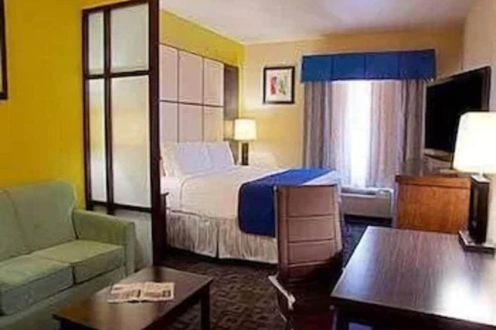 Room 17 of 29
