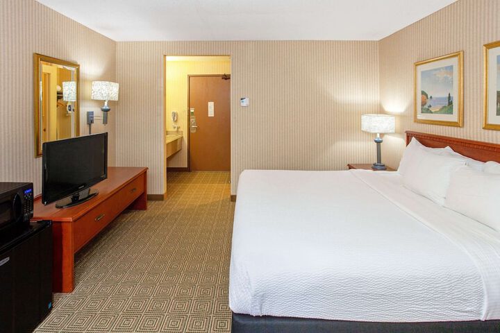 Room 15 of 28